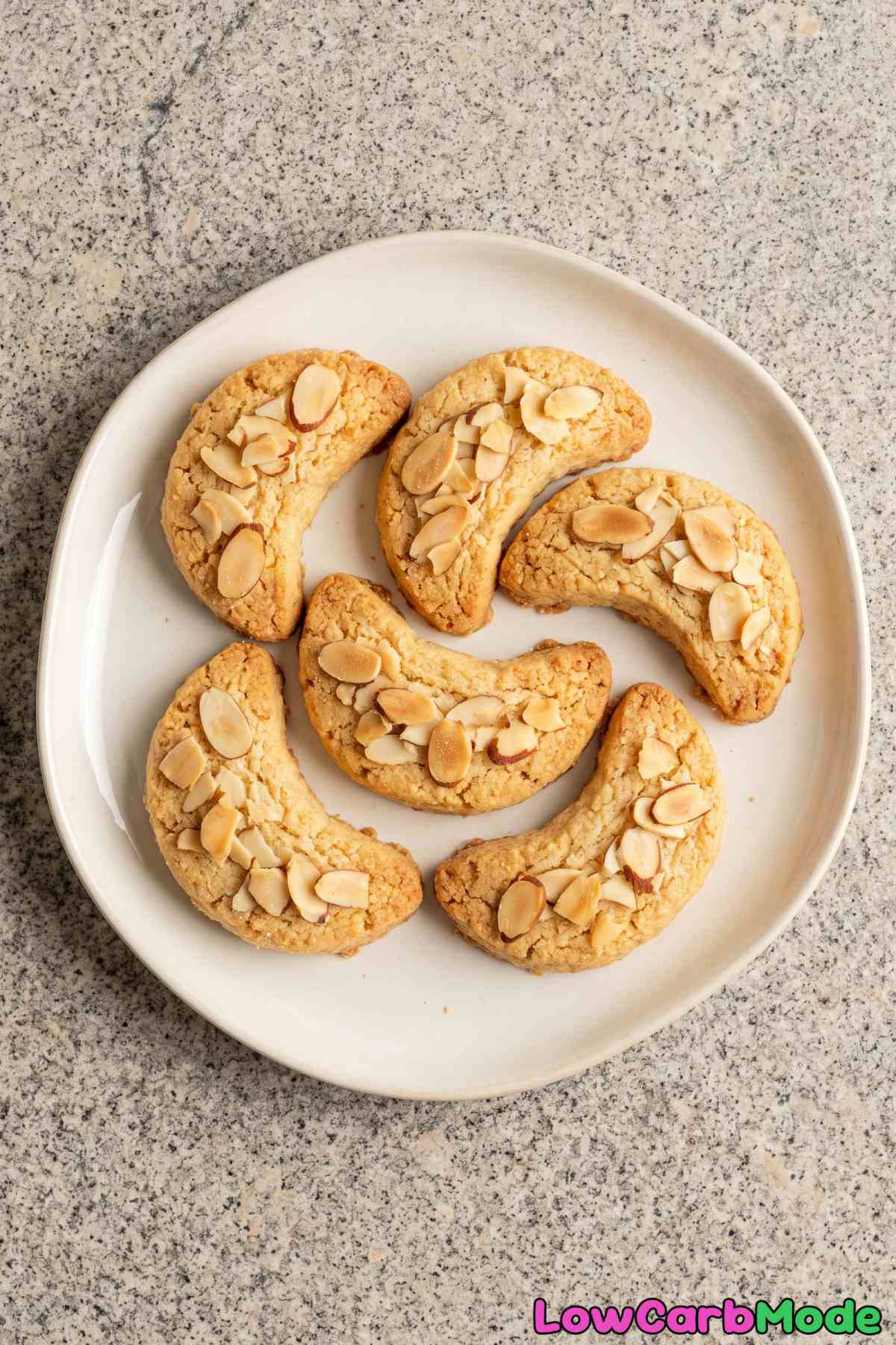 Keto croissant cookies with almonds