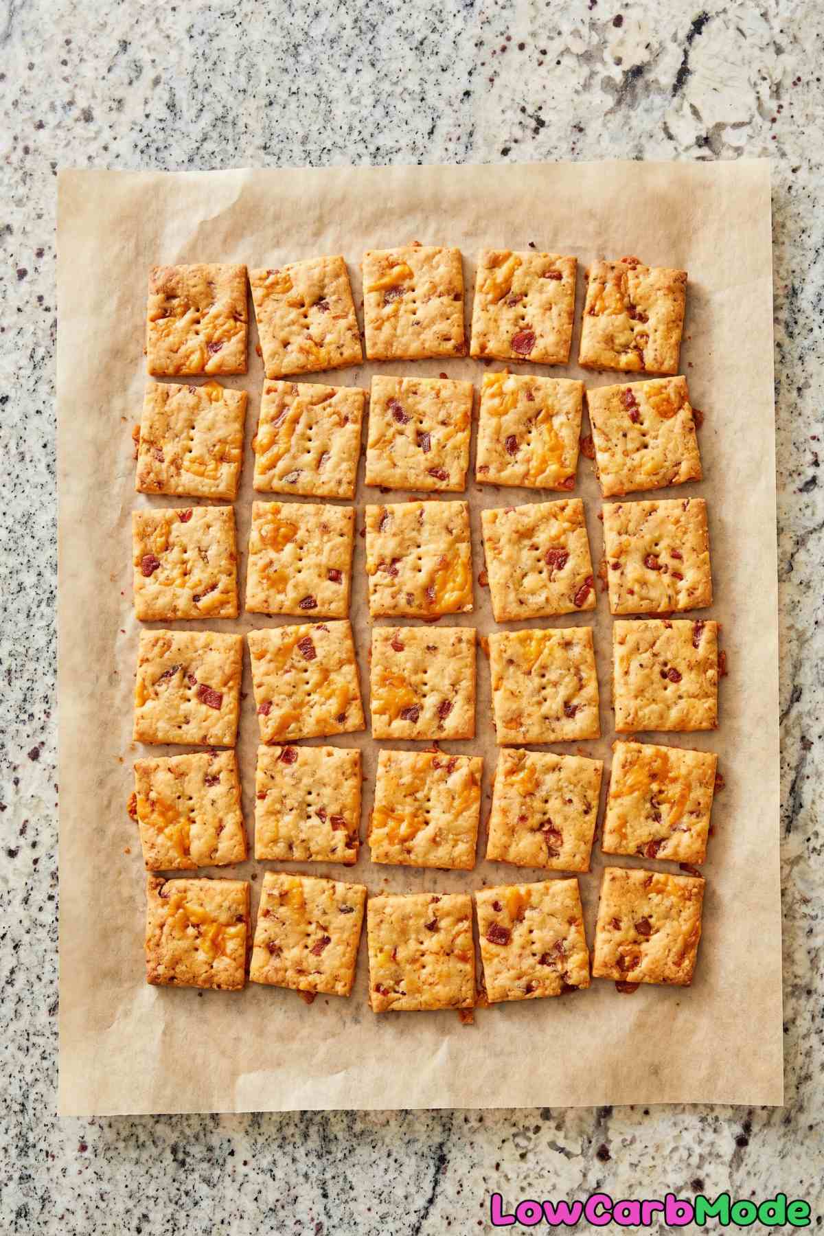 Flavorful keto bacon cheddar crackers recipe