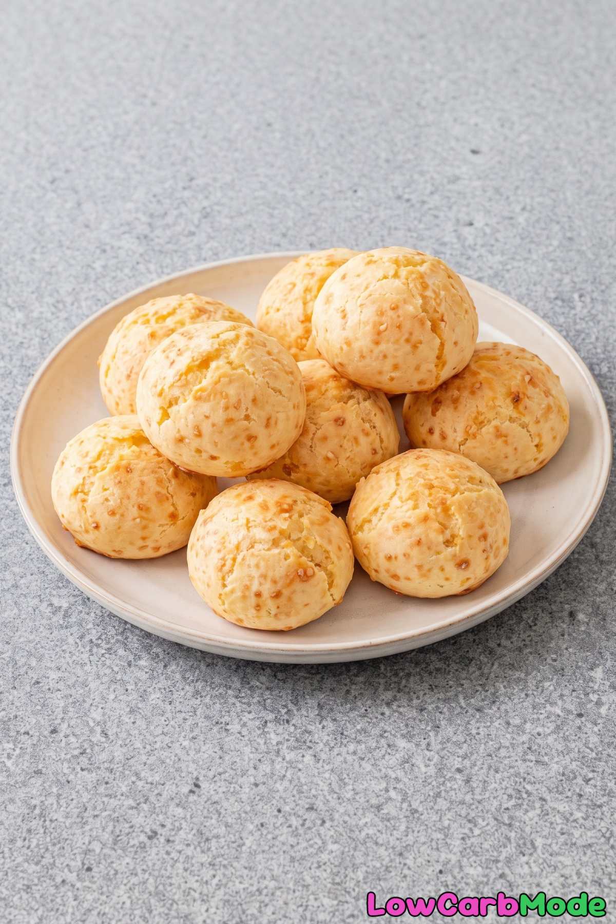 Fresh baked keto pão de queijo