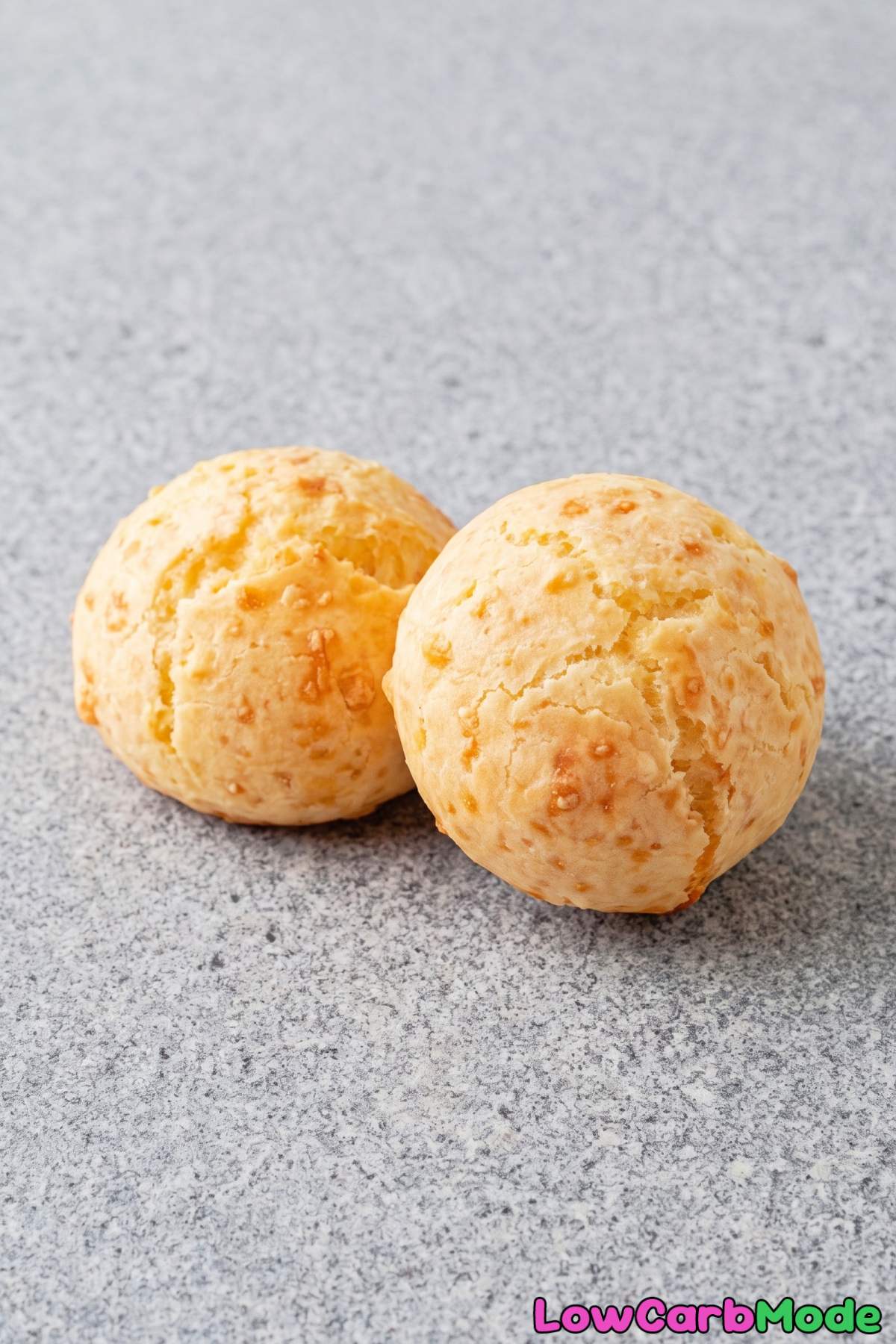 Crisp Brazilian keto cheese rolls