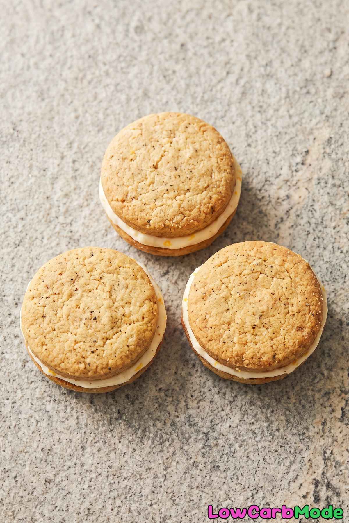 Creamy cardamom cookies for keto diet