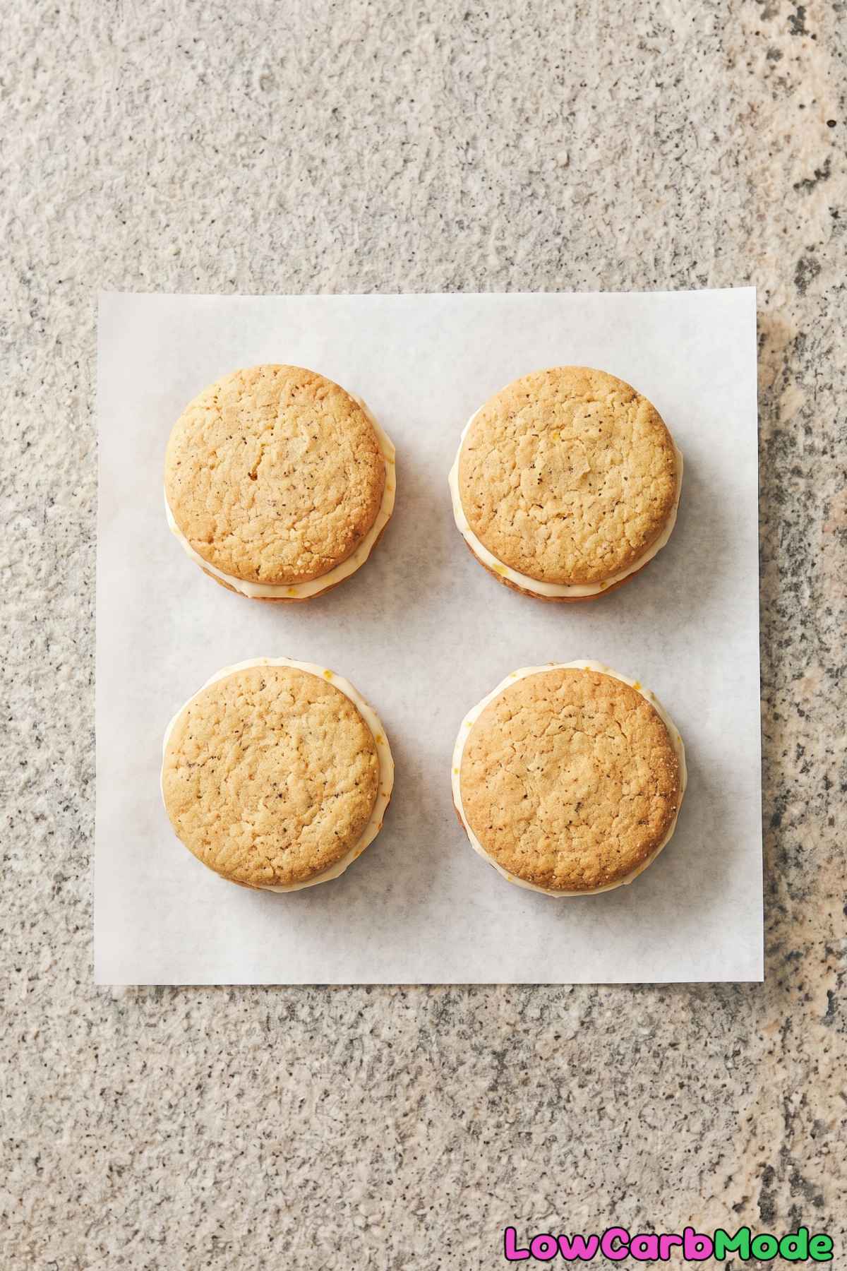 Keto cardamom cookies with cream filling