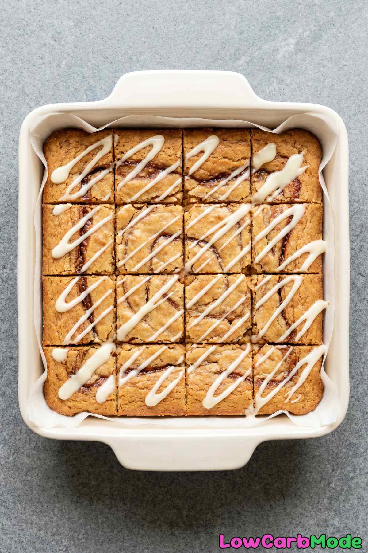 frosted keto cinnamon roll blondies