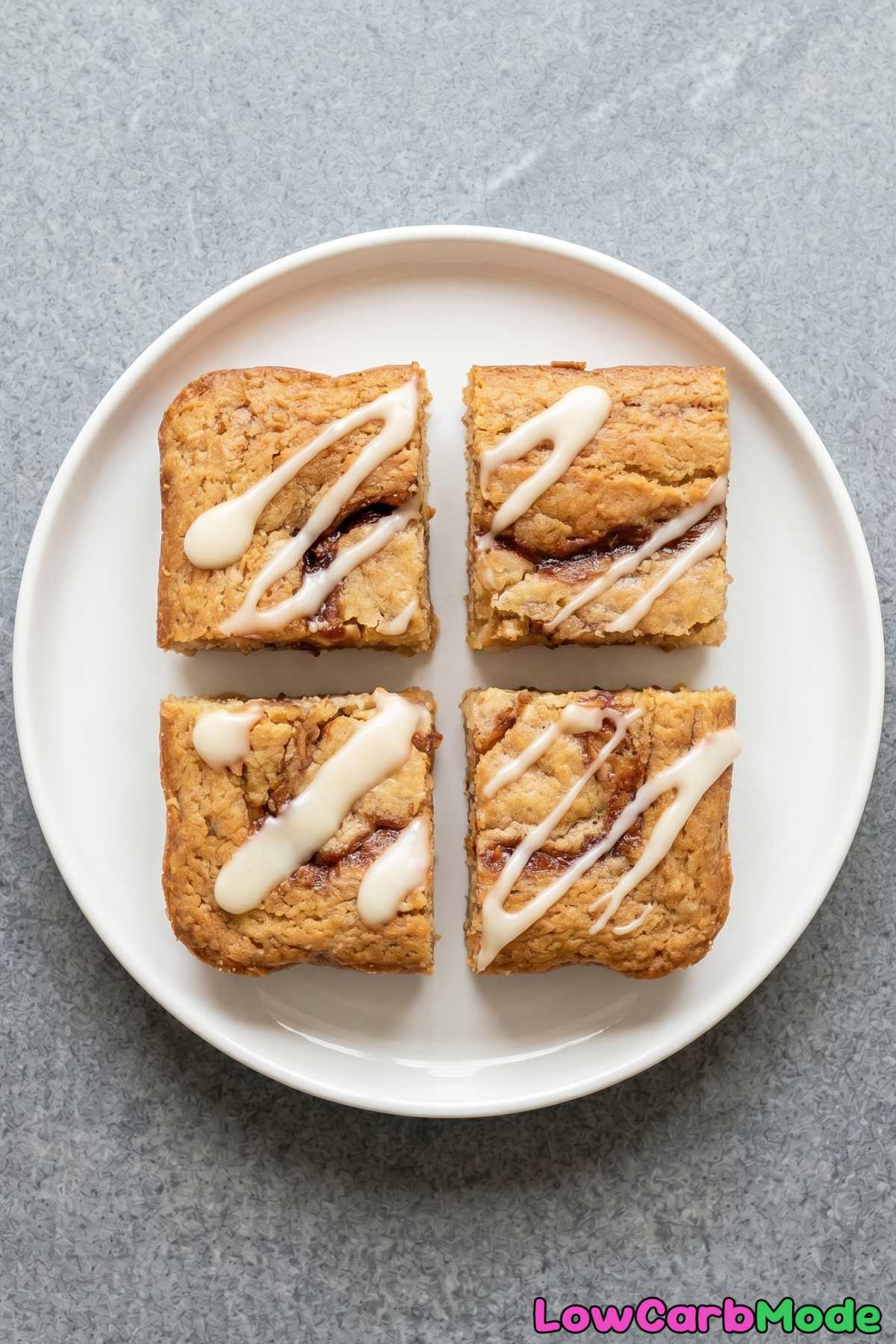 decadent keto cinnamon roll blondies