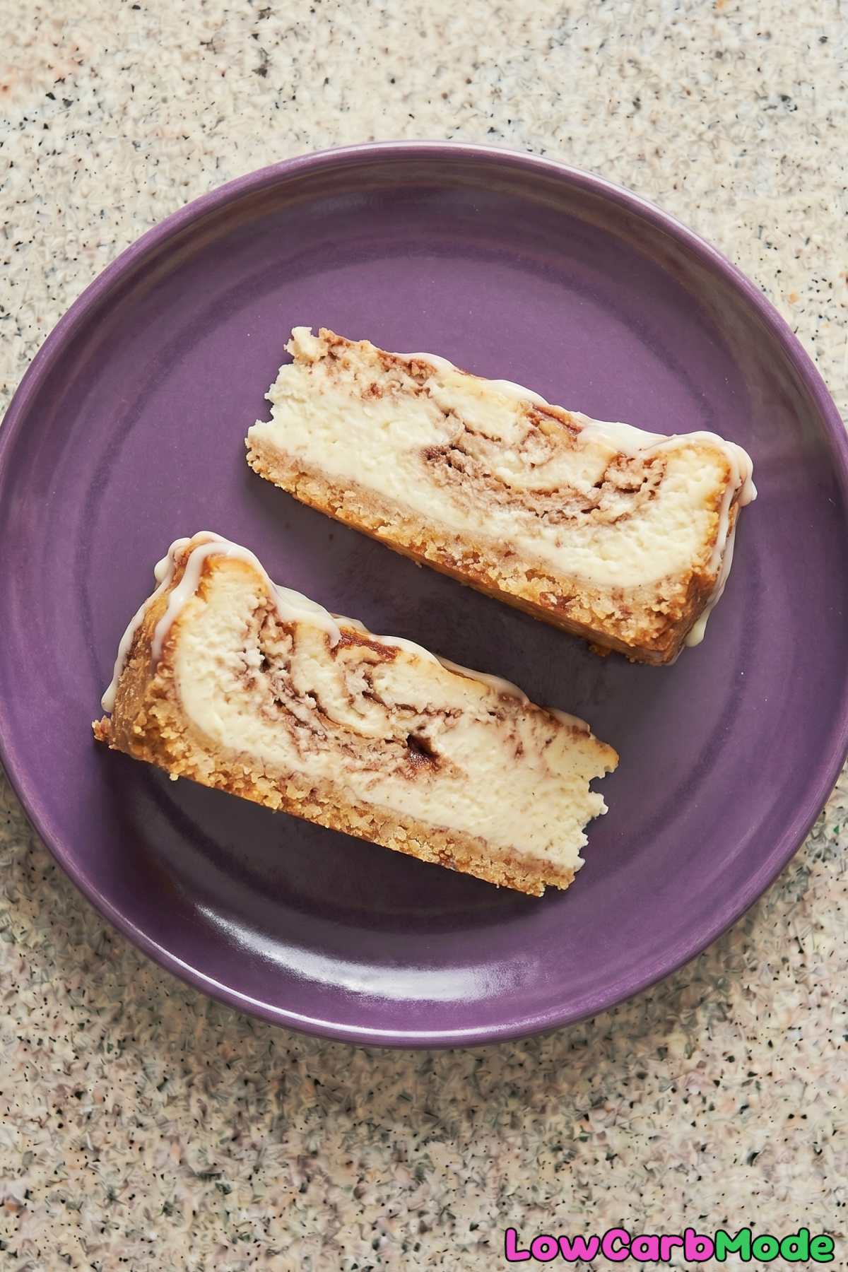 Tempting keto cinnamon roll cheesecake