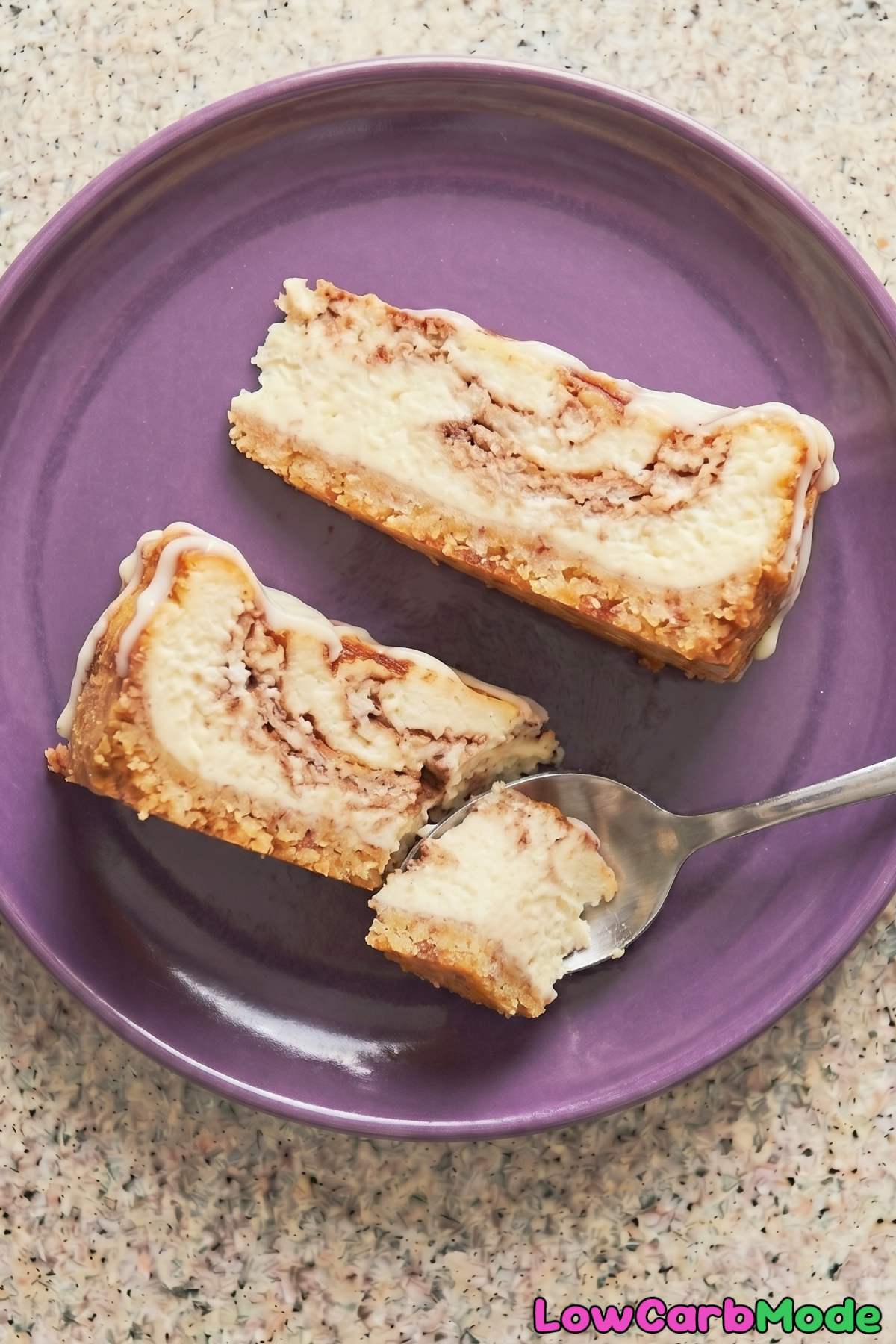 Velvety keto cinnamon roll cheesecake