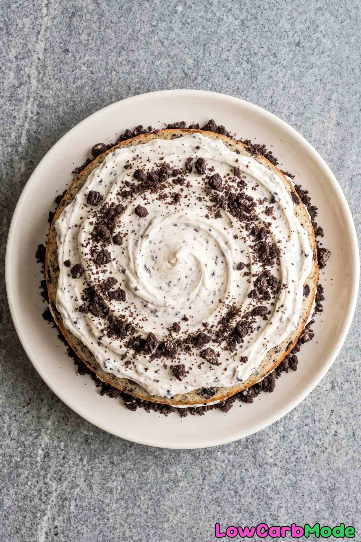 Simple keto cookies and cream cake