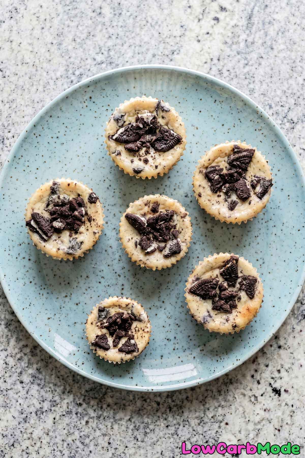 Tempting keto cookies and cream cheesecake bites