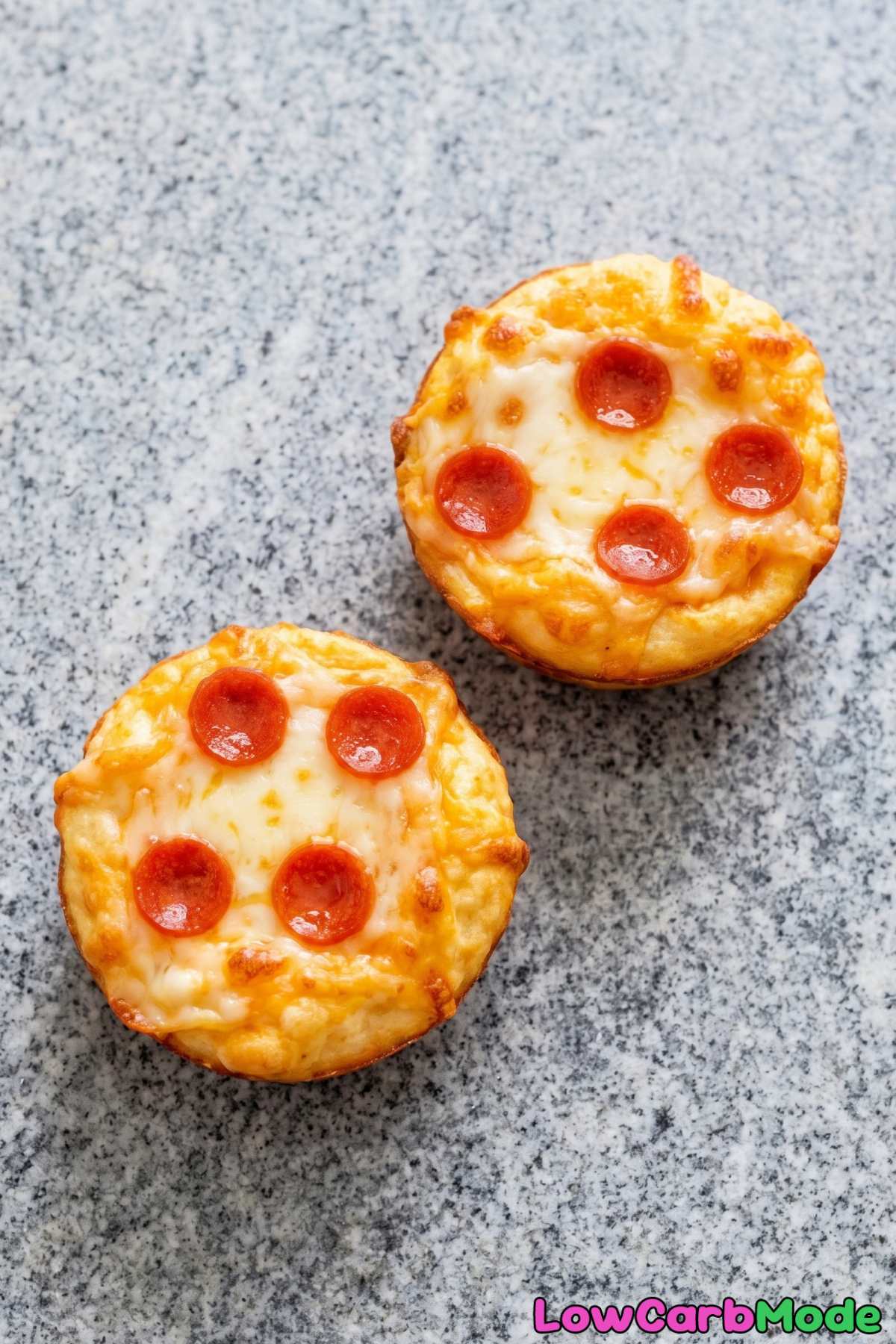 Cheesy baked cottage cheese pizza bites