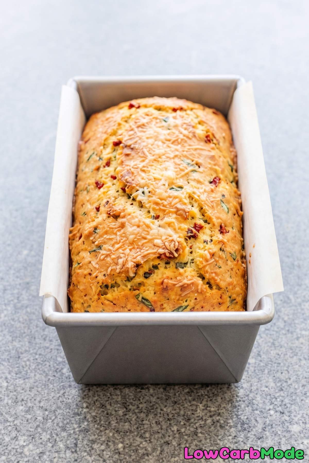 Keto sun-dried tomato quick bread