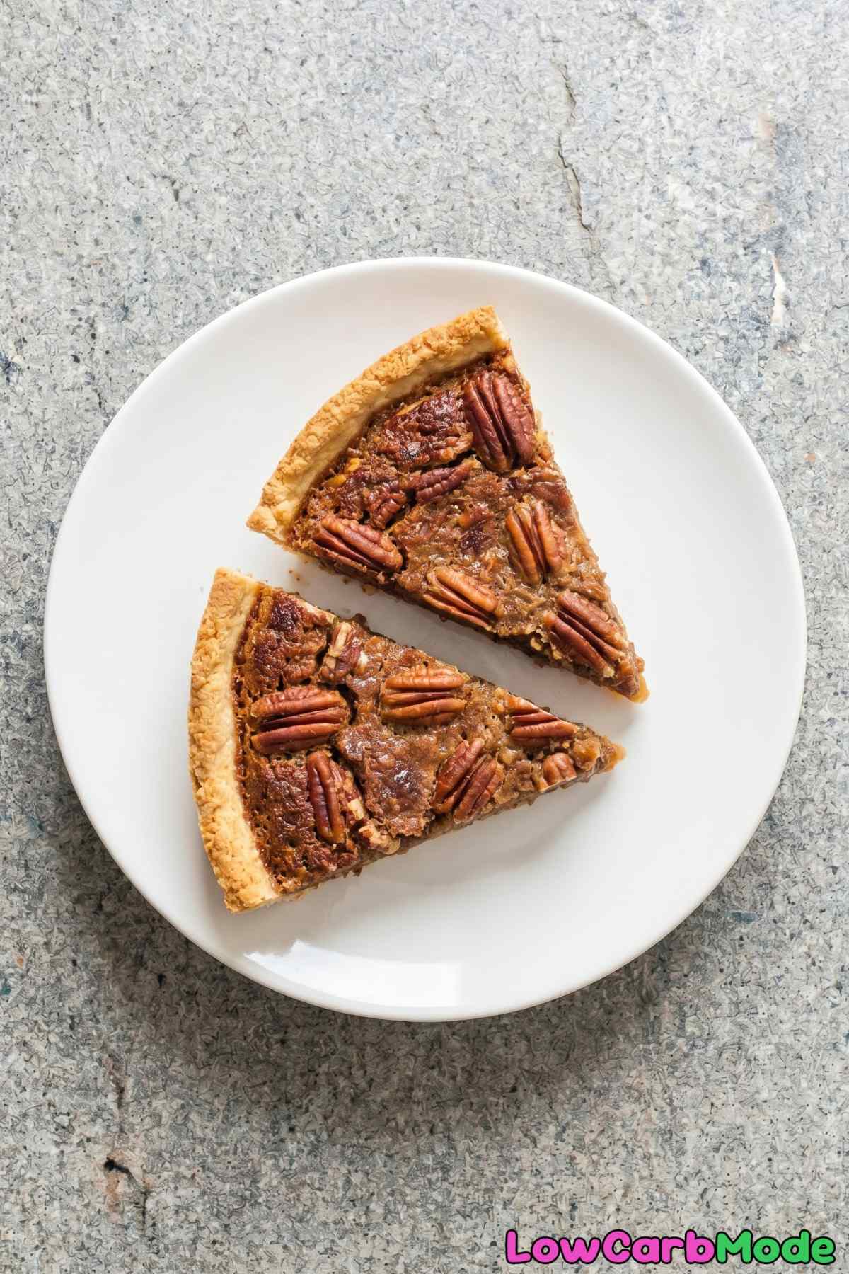 Easy keto pecan pie with caramel pecans