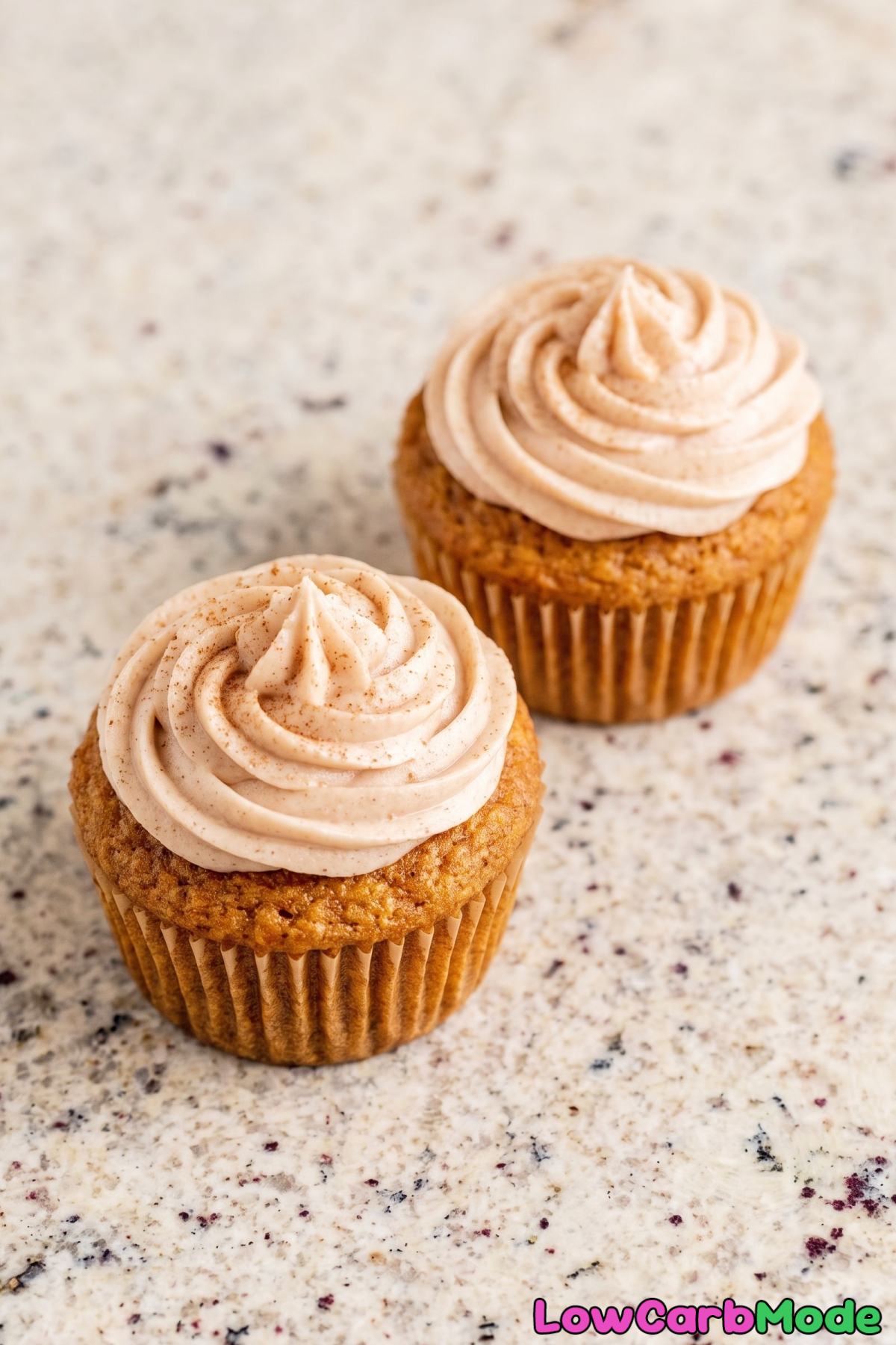 Keto pumpkin cupcakes with cinnamon frosting