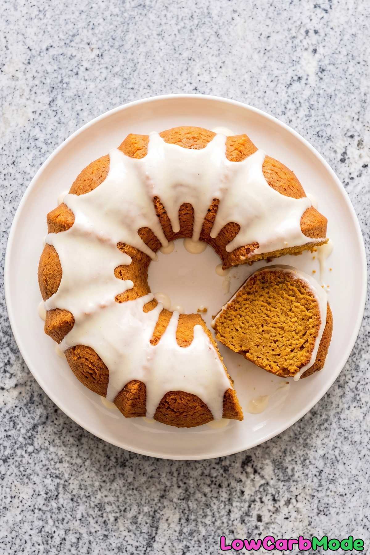 low carb pumpkin spice bundt cake