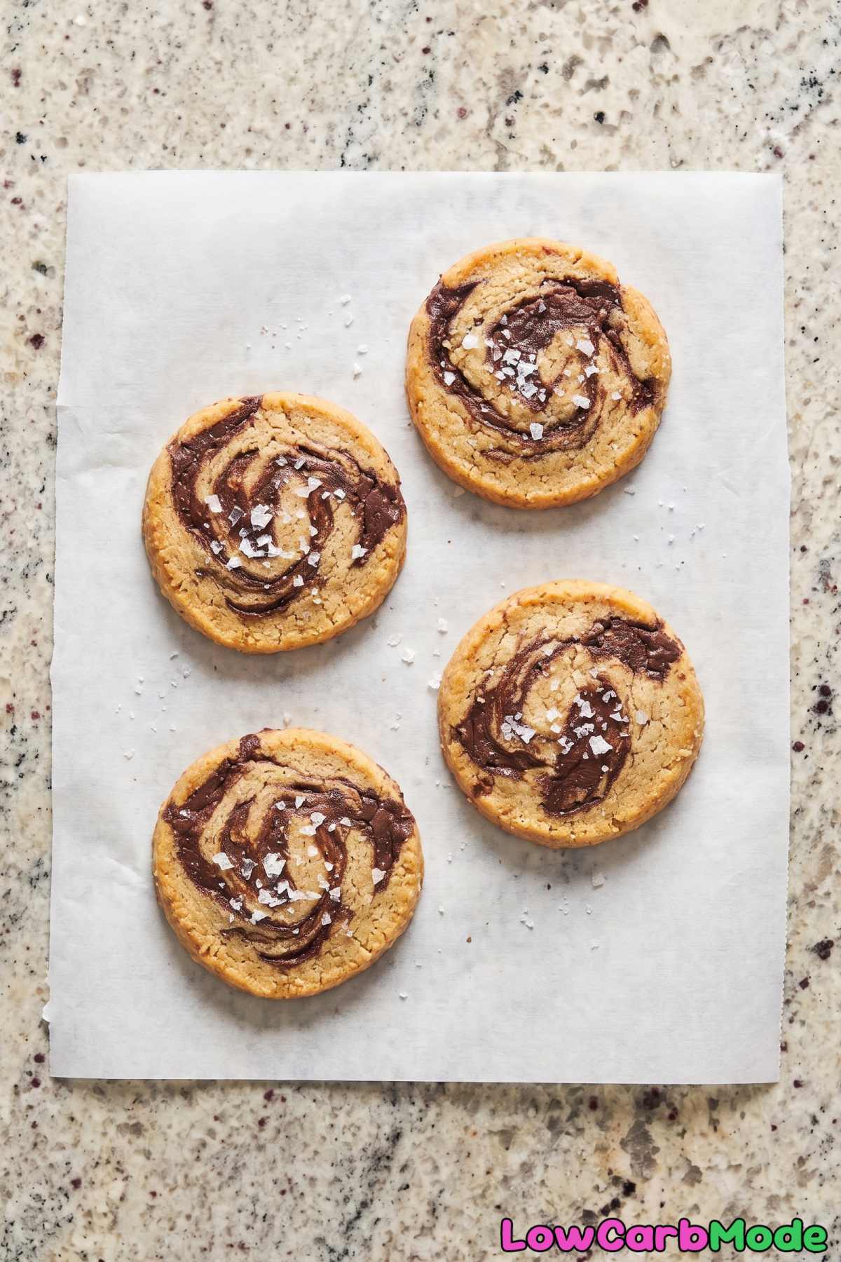 Sweet and salty halva cookies