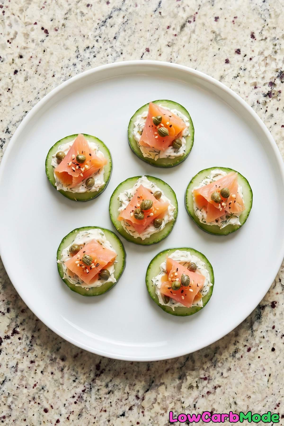Light keto smoked salmon cucumber bites
