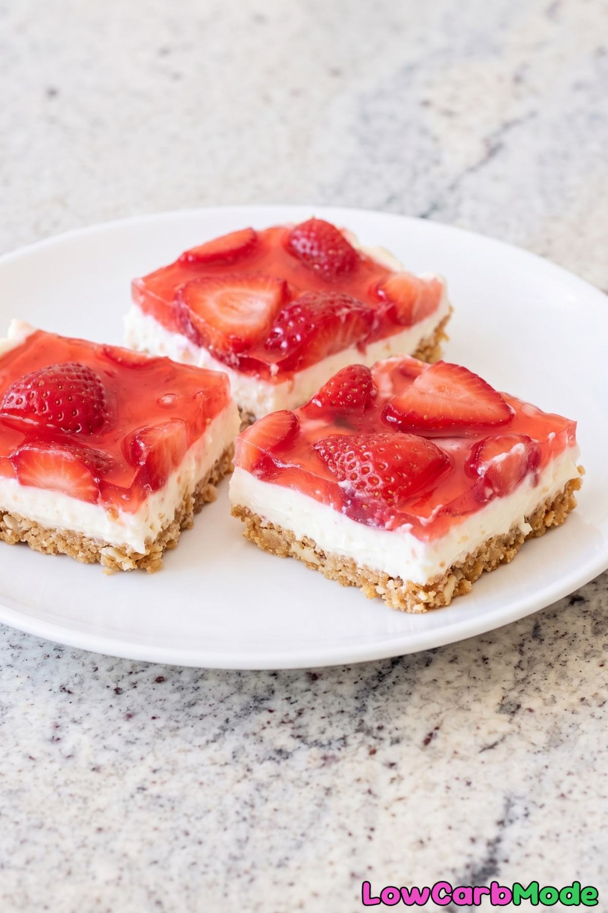 Creamy keto strawberry pretzel dessert