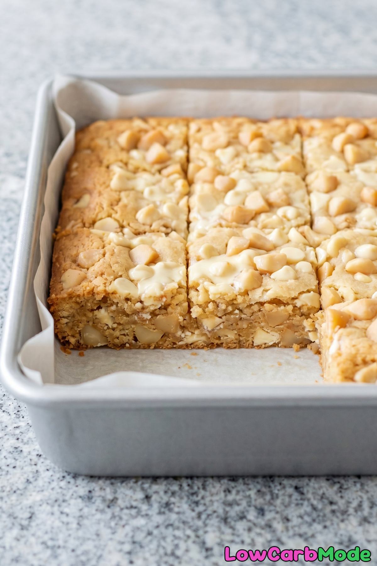 easy keto blondies with macadamia nuts